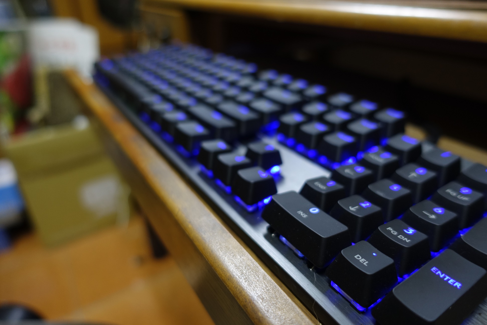 鍵盤開箱-Logitech 羅技G512 RGB機械式遊戲鍵盤